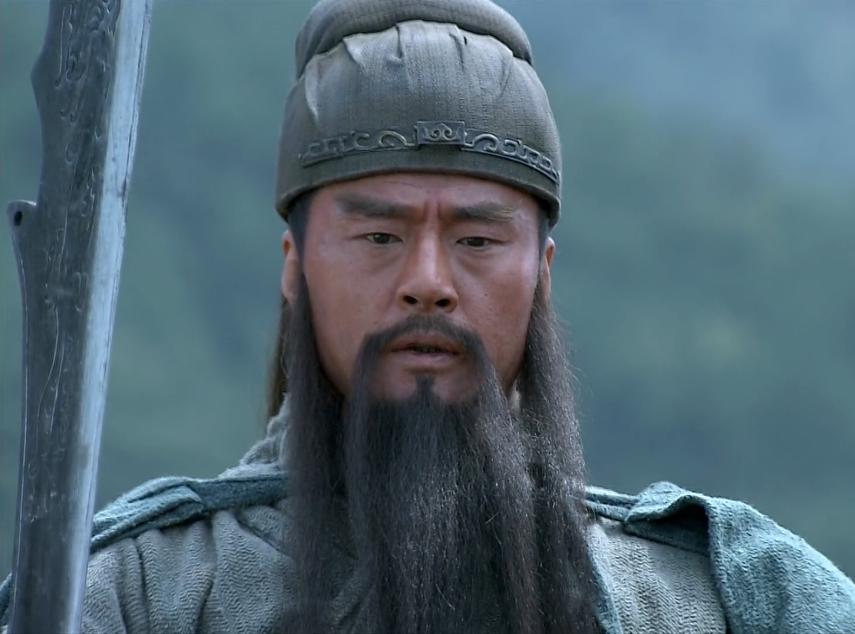 关羽投降曹操，已经是第二次进入曹操阵营了。
第一次是关羽跟着刘备一起投靠的曹操。