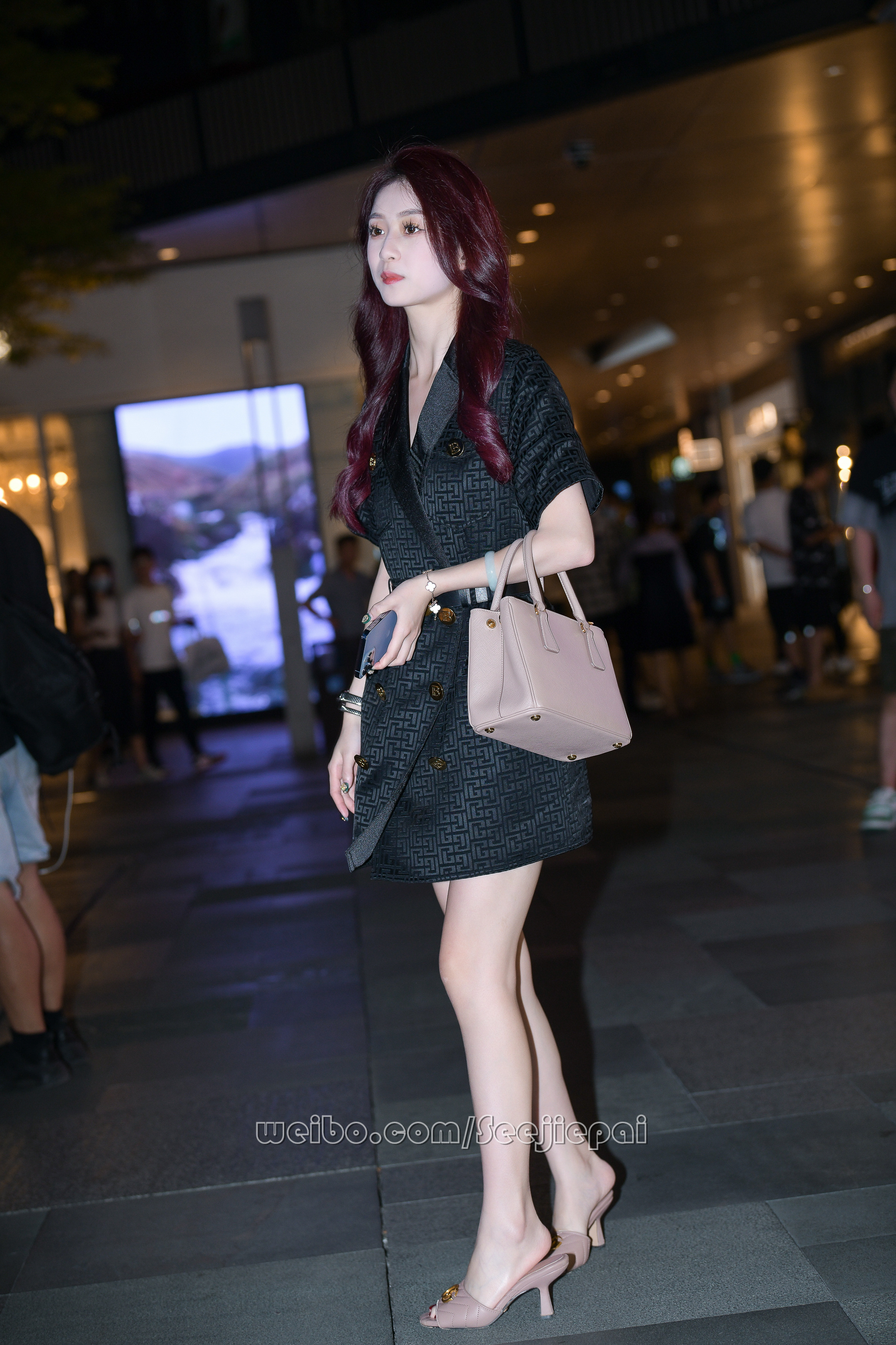 甜美温婉气质~~ ​​​