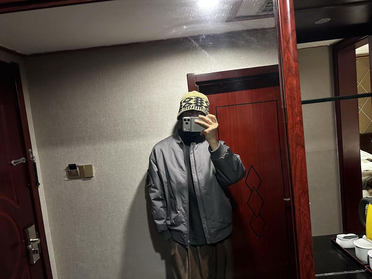 不必看清我的脸 我能给你的只有感觉.﹉﹉﹉﹉﹉﹉﹉﹉﹉﹉﹉﹉﹉﹉﹉﹉﹉