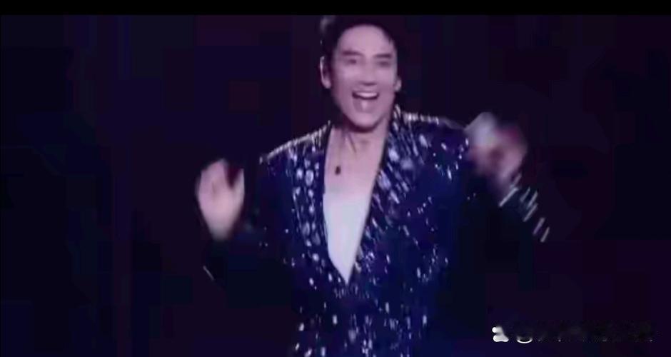 2026年西湖暮色中，55岁的林依轮即兴跳起《爱情鸟》经典舞步，瞬间引爆青春记忆