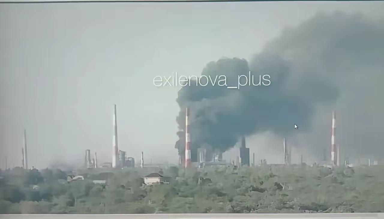 5月21日，俄罗斯萨马拉州塞兹兰建油厂再次遭到乌克兰无人机袭击，泽连斯基讲对萨马