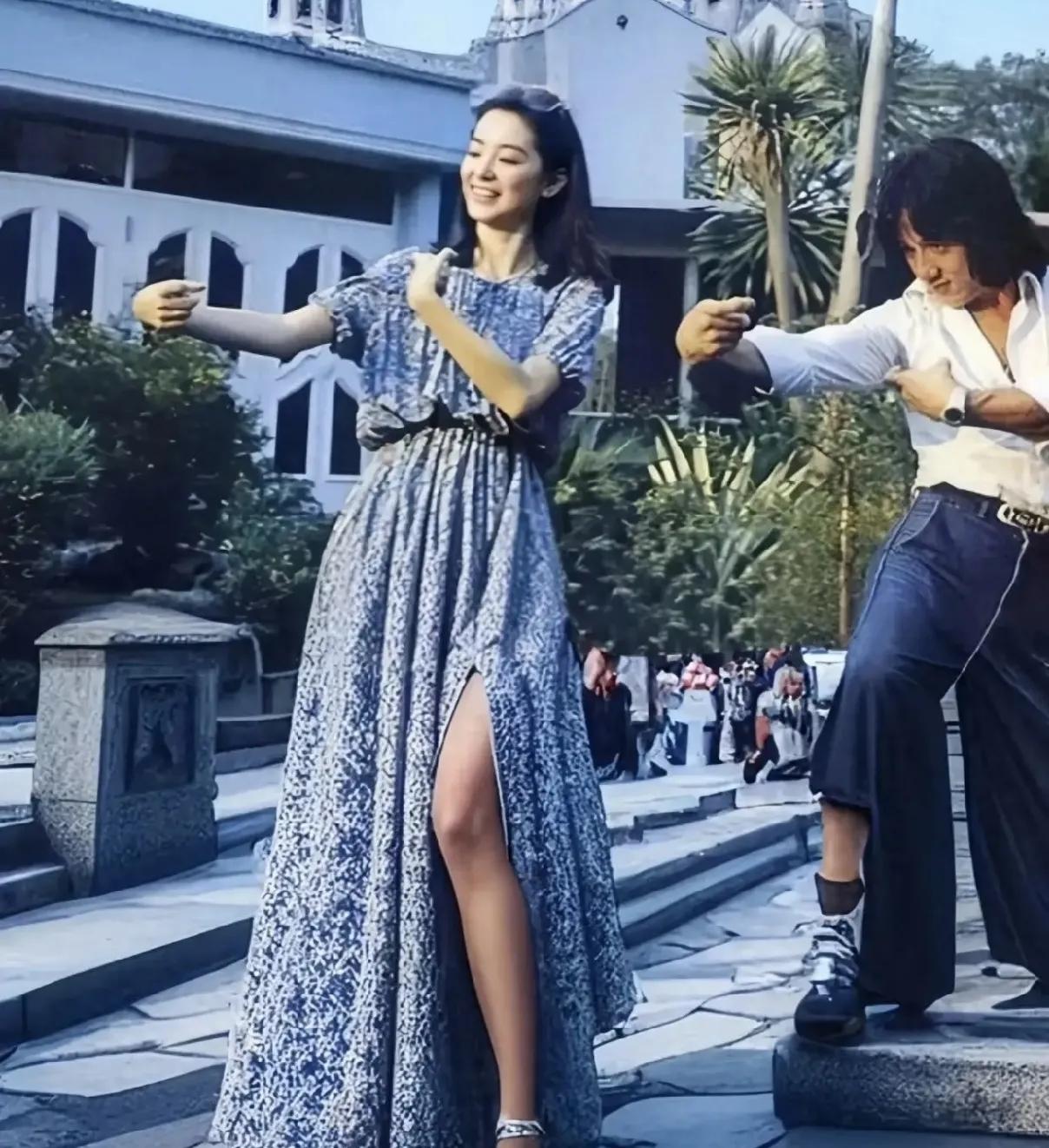 成龙，深夜悲痛发文！

7月14日凌晨00:31分，成龙突然在社交平台发文，字里