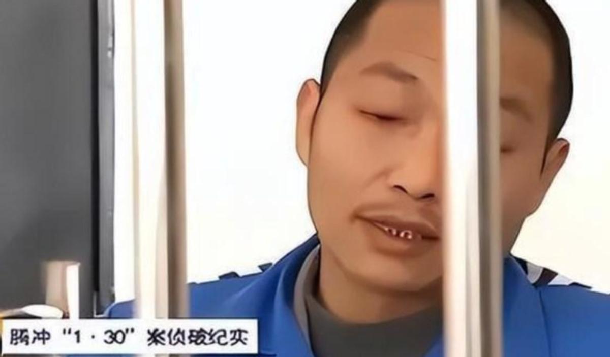 云南腾冲，一货车司机回家，撞见老婆和仨男人乱搞。他提出三个要求：离婚、那三个男人