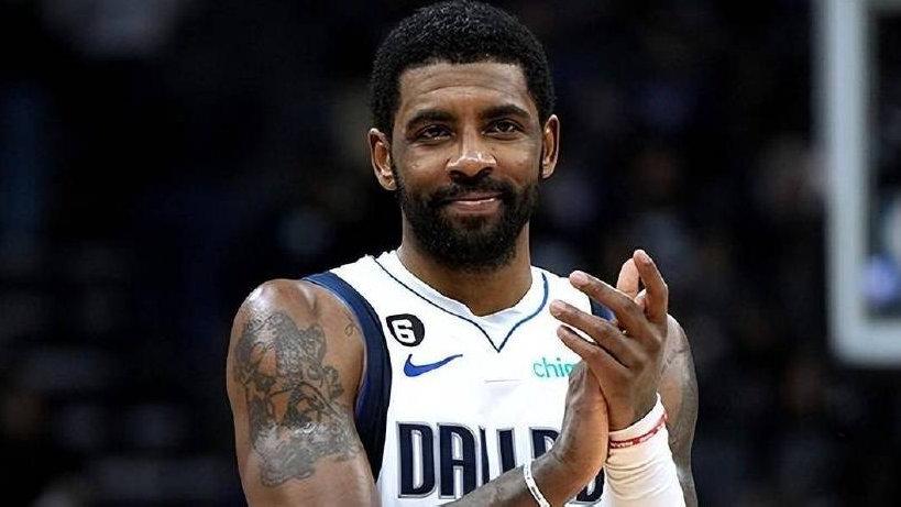看NBA上咪咕视频，在9月26日的独行侠媒体采访日中，欧文接受了采访，谈到自己将