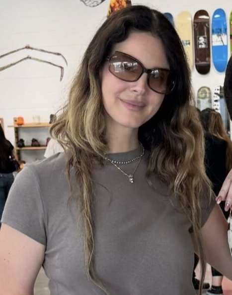 你那位头发漂亮又滋润的朋友lanadelrey