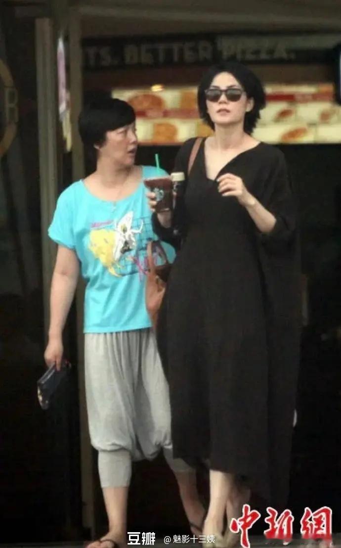 来感受一下王菲2012年的气场实力证明时尚的完成度靠的是气场 