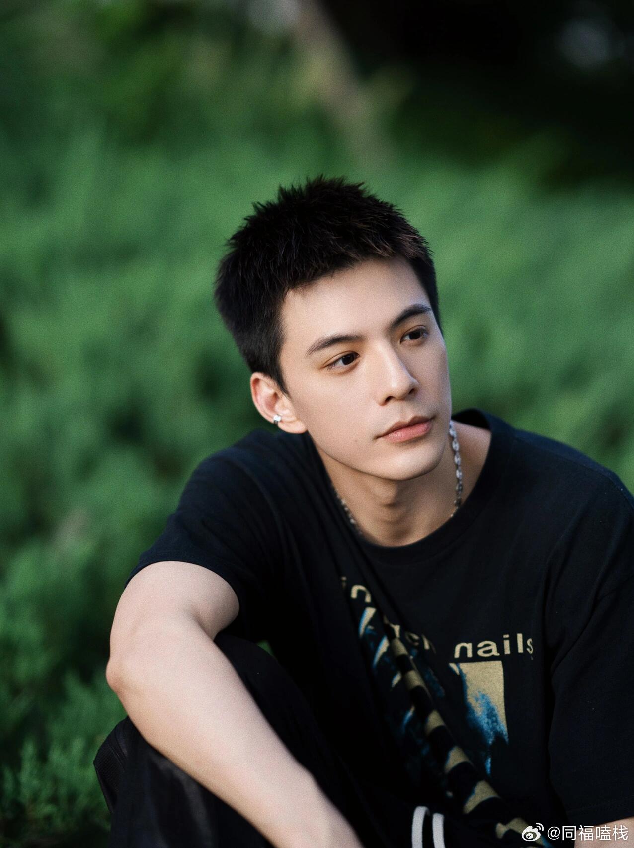 林柏叡原来是苍兰诀里的大黑龙 我的妈耶考古才发现林柏叡原来是苍兰诀里的大黑龙，就