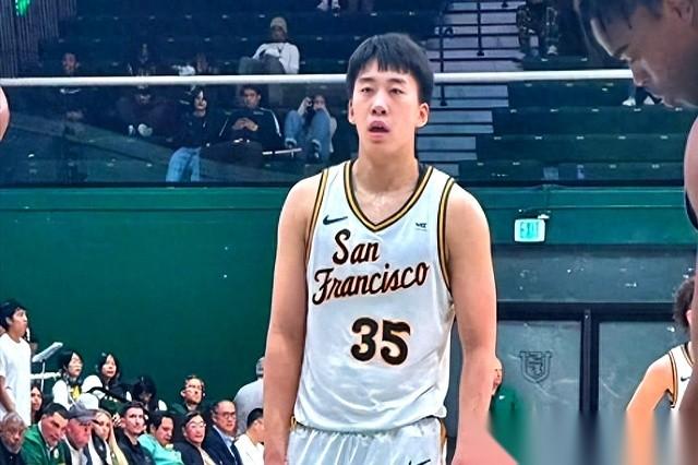 机会这扇门，有时候，真的是靠别人不小心帮你推开的。
听说开拓者那个首发中锋克林根