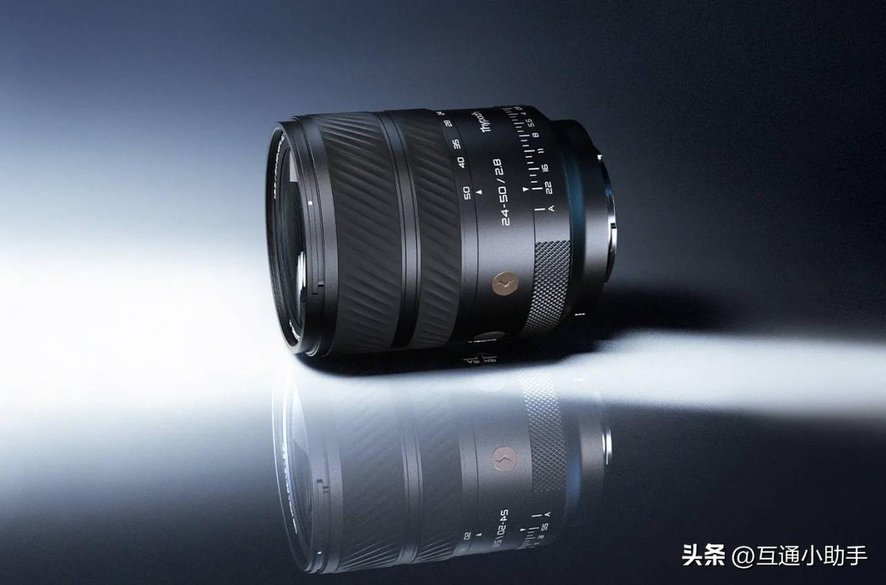 24-50mm f/2.8 镜头，正式进军自动对焦镜头市场。这款全画幅自动对焦变