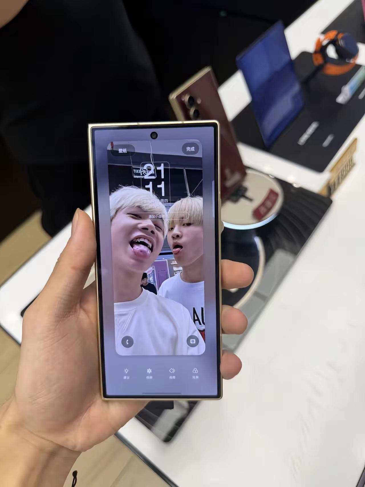 最近，