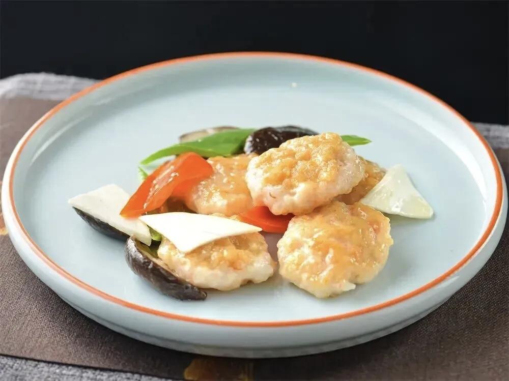 【真正的健康家庭，不是永远晴空万里，而是能在暴雨来临时，坦然共享同一把伞】
  