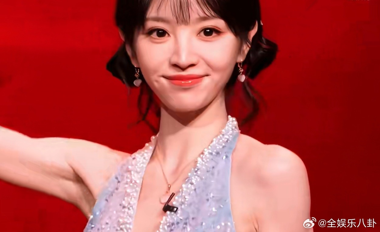 今日份的快乐是 田曦薇在你好星期六给的！挪一小步，治愈一周！这个画面我能反复看一