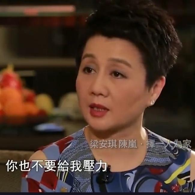 通透！爱一个人，却不愿全盘占有，这份感情观太清醒
 
爱一个人，但没法接受和别人