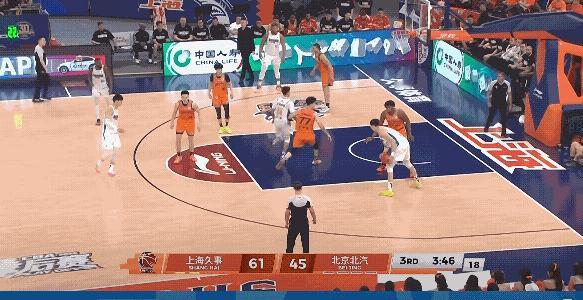周琦就应该这么打，不能老是软绵绵的，北京北汽花了这么多钱和精力签下你就是，希望你