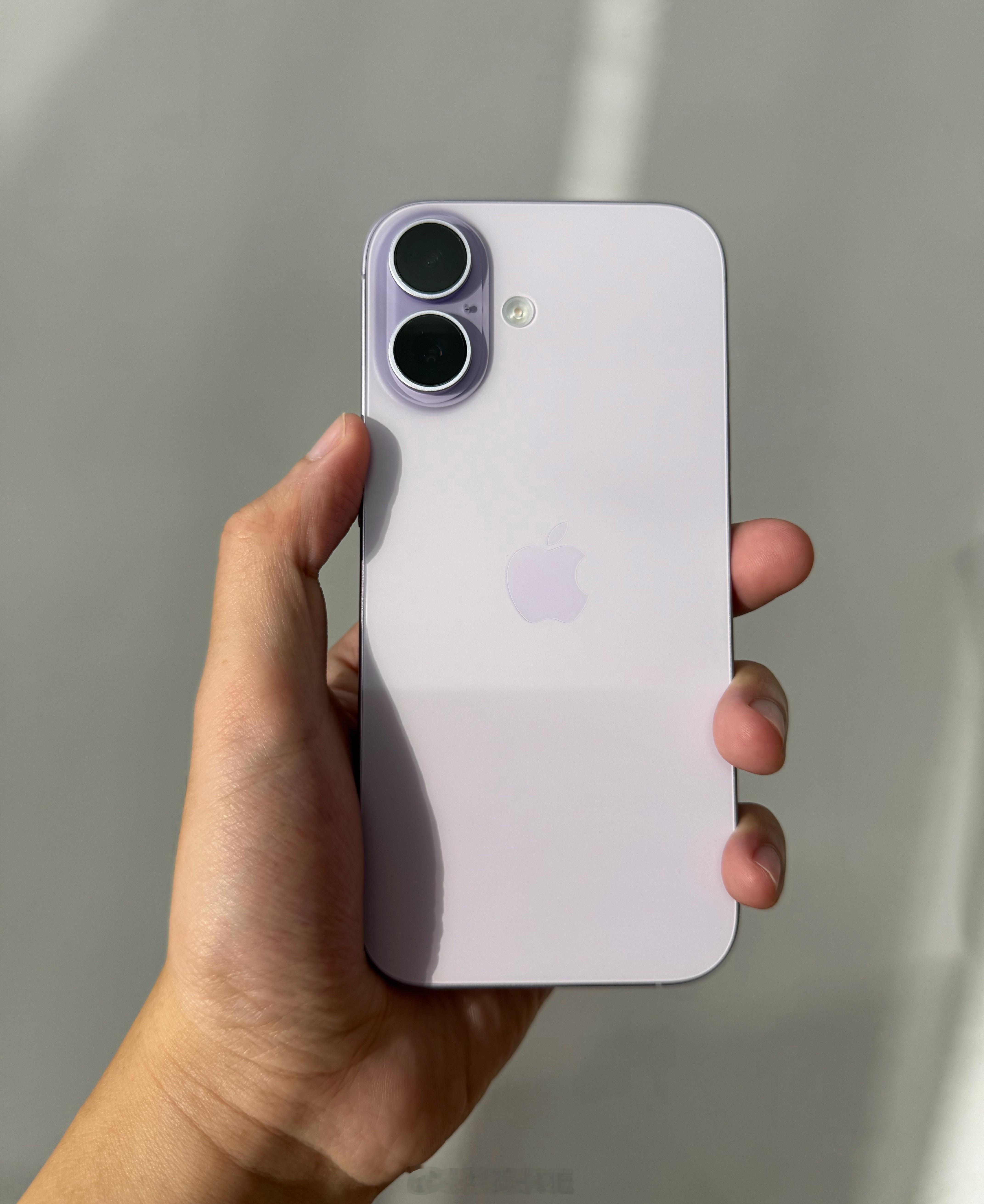 薰衣草紫色的iPhone17还是太好看了[捂嘴哭] ​​​
