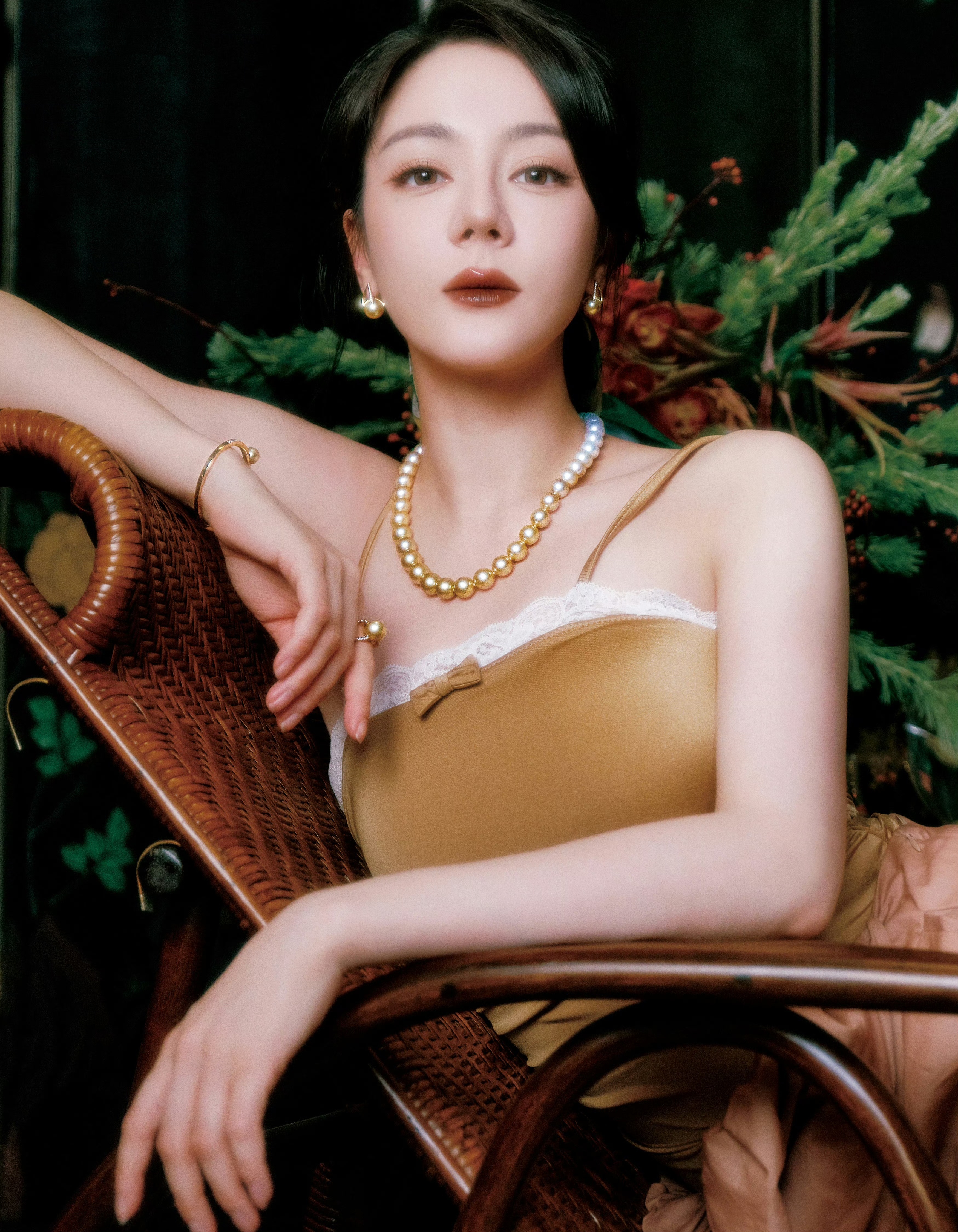 迪丽热巴最新物料：MarieClaire NOW封面大片 