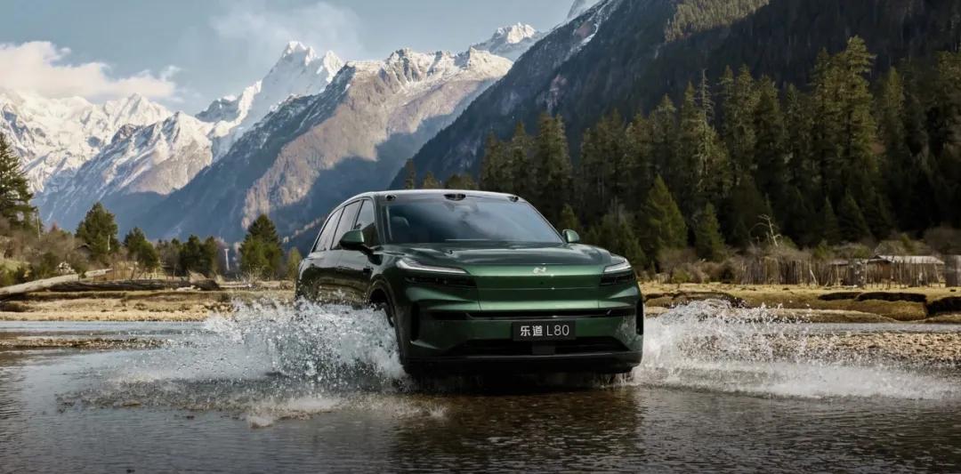 乐道 L80 算是把 25 万级家用纯电 SUV 的玩法彻底玩明白了，它没跟风搞