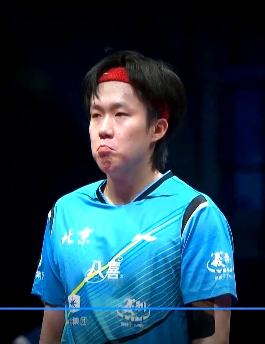 这次全运会樊正东真的给王楚钦好好上了一课！
 

男单比赛时，樊正东把王楚钦打得