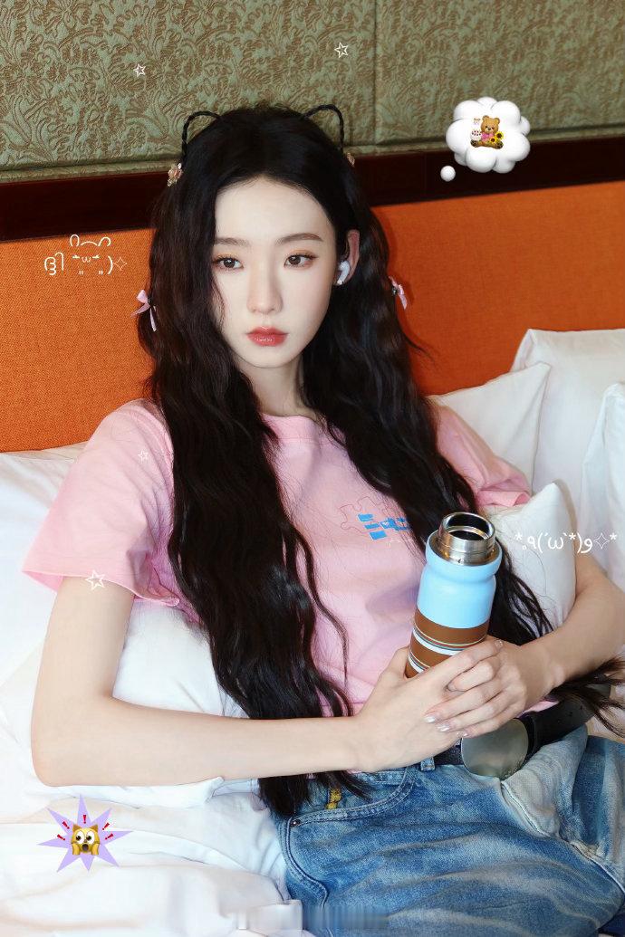 张艺凡手语回应听障观众 有人觉得用手语是小事，但对听障观众来说，被看见、被用熟悉