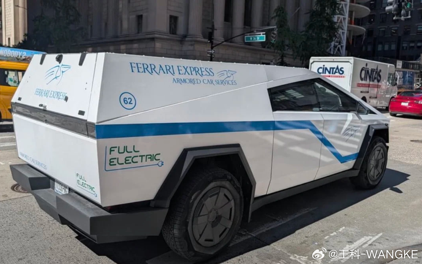 Cybertruck都已经开始作为武装押运使用了！ ​​​​