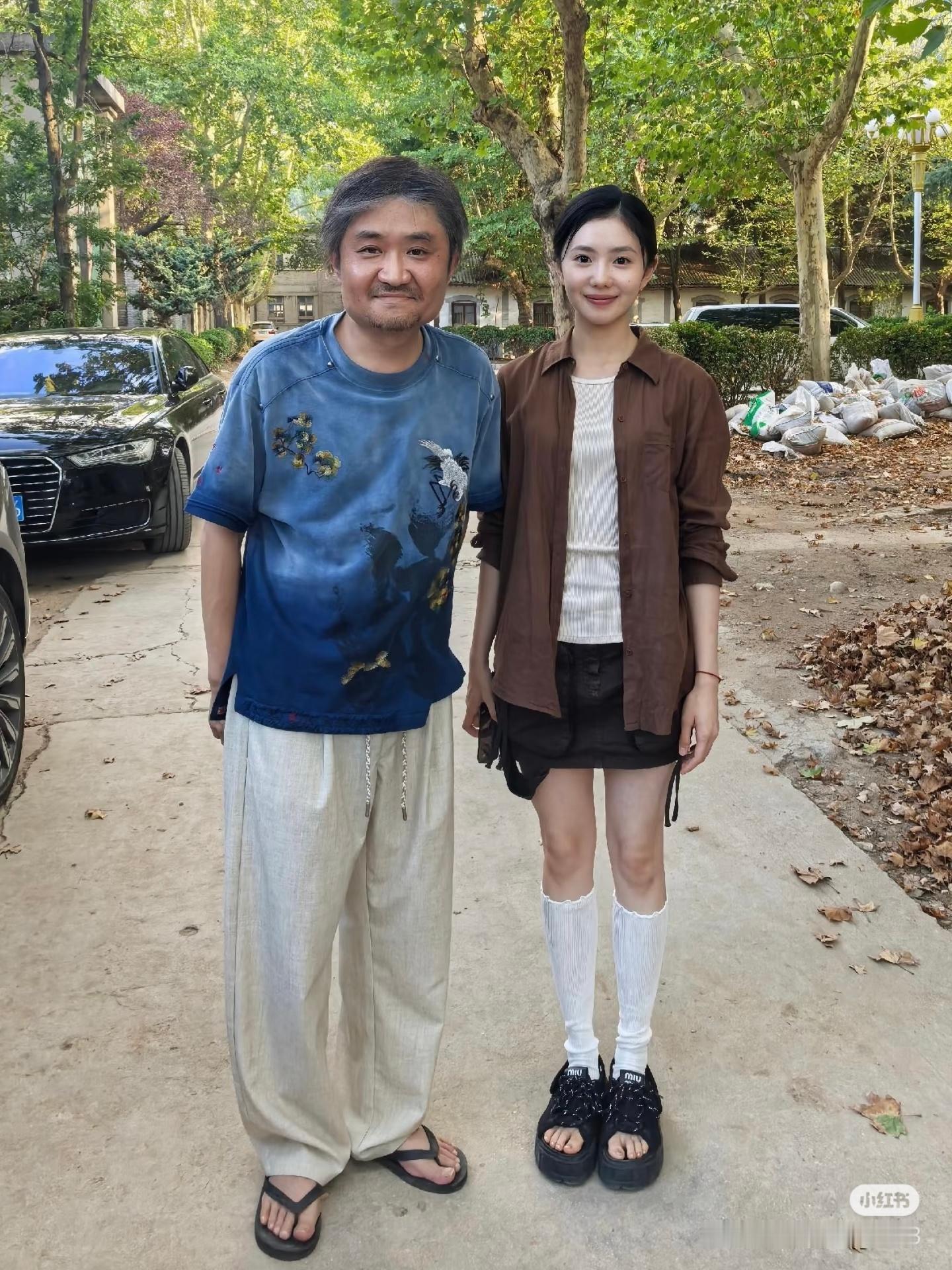 【刘浩存】之前刷到把路人p掉的，只觉得此女漂亮身段好，跟普通人对比着看才发觉这颗
