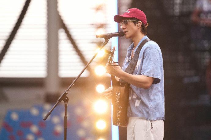 王力宏就这样going我王力宏肌肉线条很juicy时隔许久再看王力宏舞台依旧惊艳