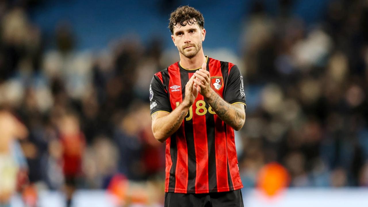 罗马诺的报道，尤文在关注伯恩茅斯的阿根廷后卫塞内西。
塞内西本赛季出场30次送出