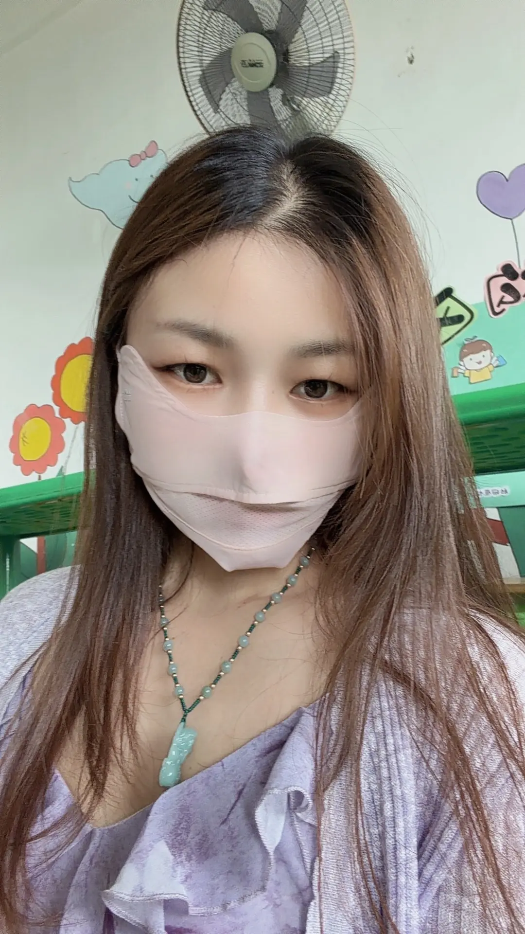 成熟就是 笑着听谎言 冷眼看表演 静心算得失 成年人的世界  每种选择...