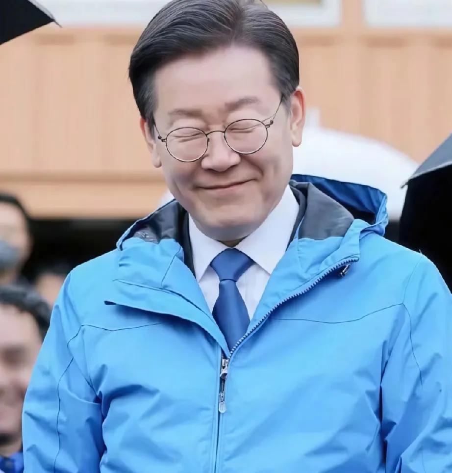 李在明还未死心，前几天就以多票通过新特检法，对尹锡悦夫妇相关的证据不足案，重新提