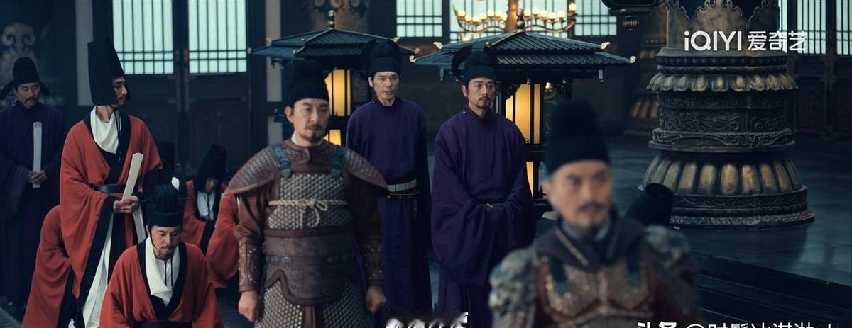 《太平年》封神的一幕，你看的是喜剧，我看的是一场教科书级的“政治绞杀”。
那不是