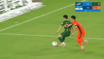 浙江俱乐部球星王钰栋真是太可惜了！在今天浙江俱乐部主场迎战青岛海牛的比赛中，当时