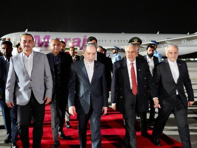 伊朗外长上演“回马枪”！刚走又折返巴基斯坦，这波操作有深意。

25日，伊朗外长