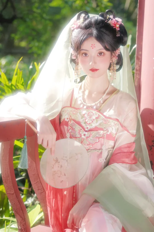 “欢迎来到，长安妖市～”