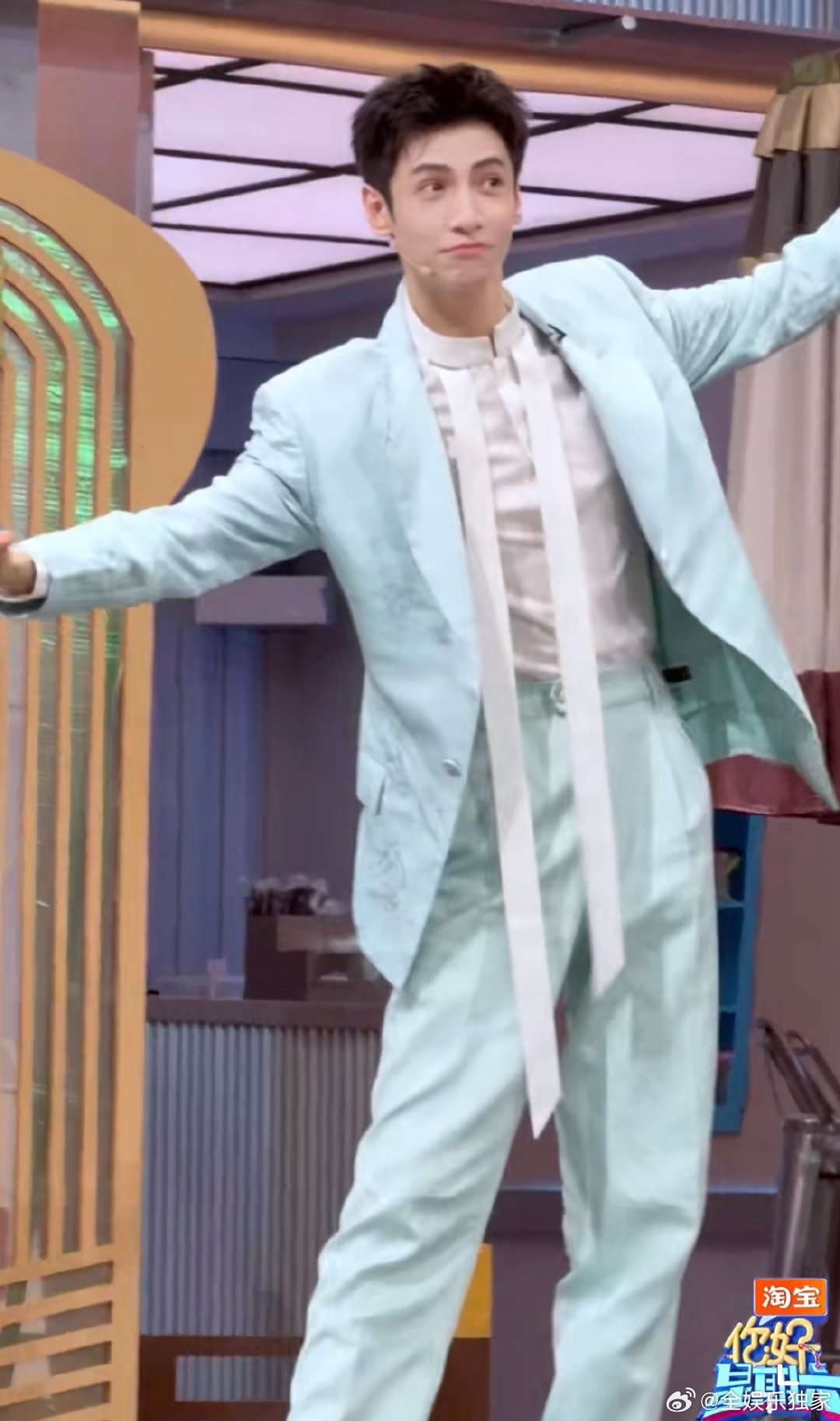 罗云熙版技能五子棋 谁能拒绝魔性五子棋？每一个节拍都戳中嗨点，根本停不下来～ 你