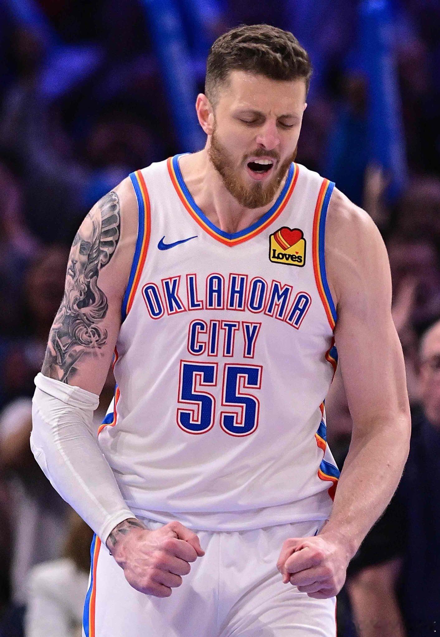 雷霆的哈滕将在明日杯赛半决赛中复出！他因右小腿比目鱼肌拉伤已连续缺席6场。哈腾本