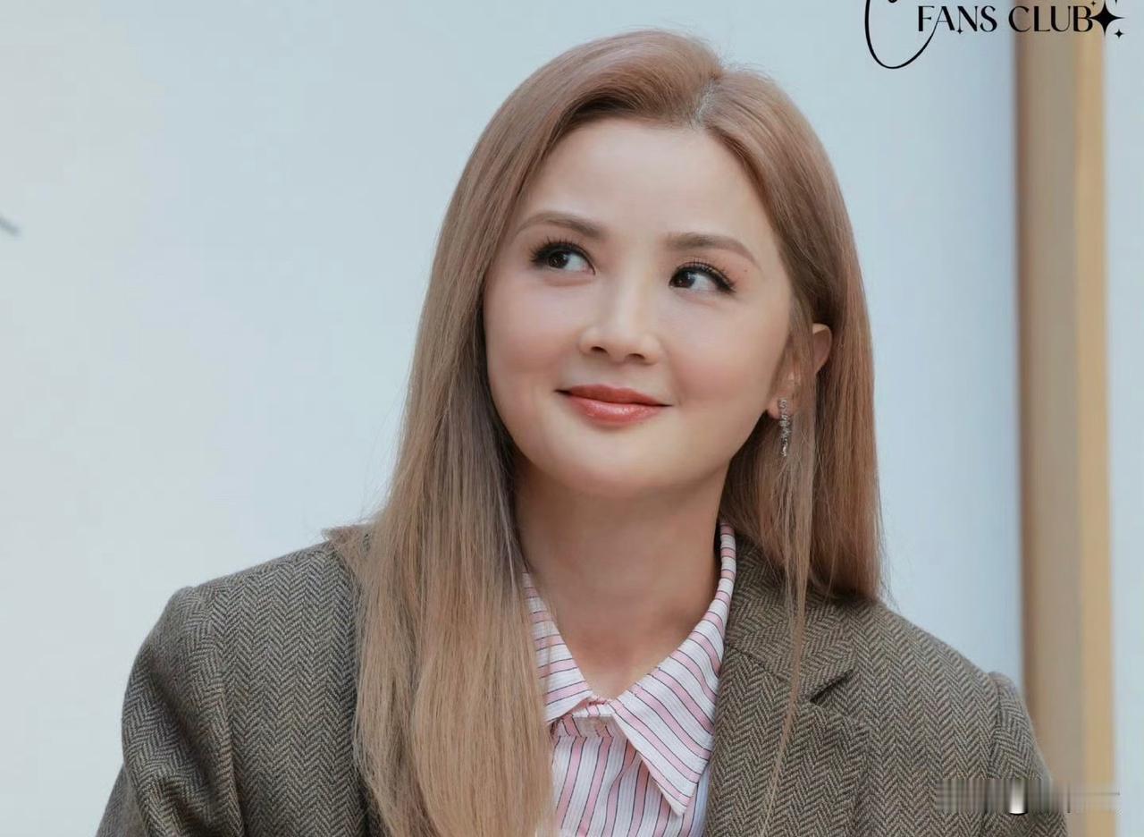 新恋情‼️41岁阿Sa认爱小10岁健身教练，过往情史全是体面
差10岁！阿Sa蔡