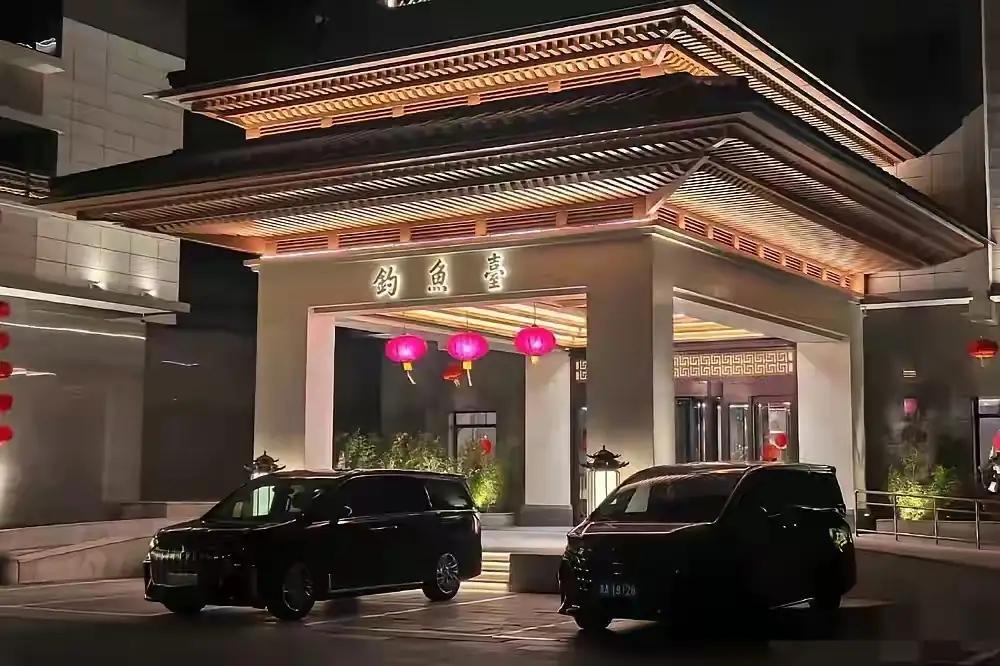 你刷到的这句“中国彻底不带日本玩了”，  
像一滴墨汁滴进清水——瞬间浑浊，人人