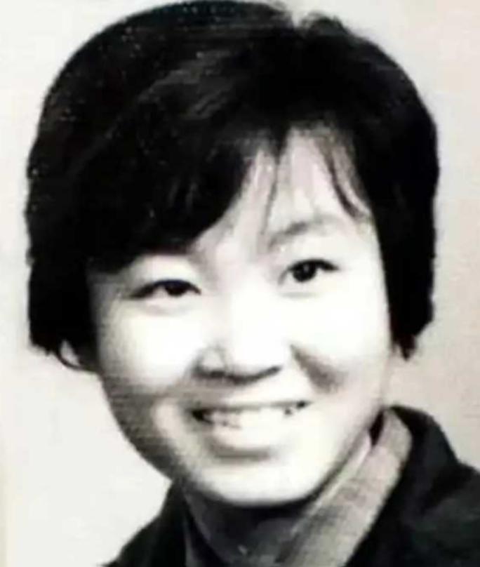 1974年，一21岁女知青夜间独自去厕所时神秘失踪。

那个暴雨夜，西双版纳的雷