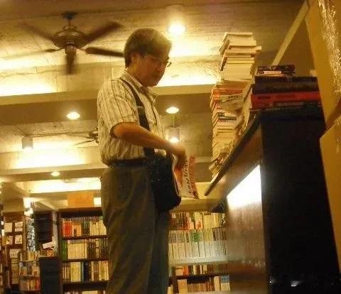 69岁张友骅热爱阅读获作家敬佩　傅月庵忆昔年趣事

69岁资深名嘴张友骅日前因在
