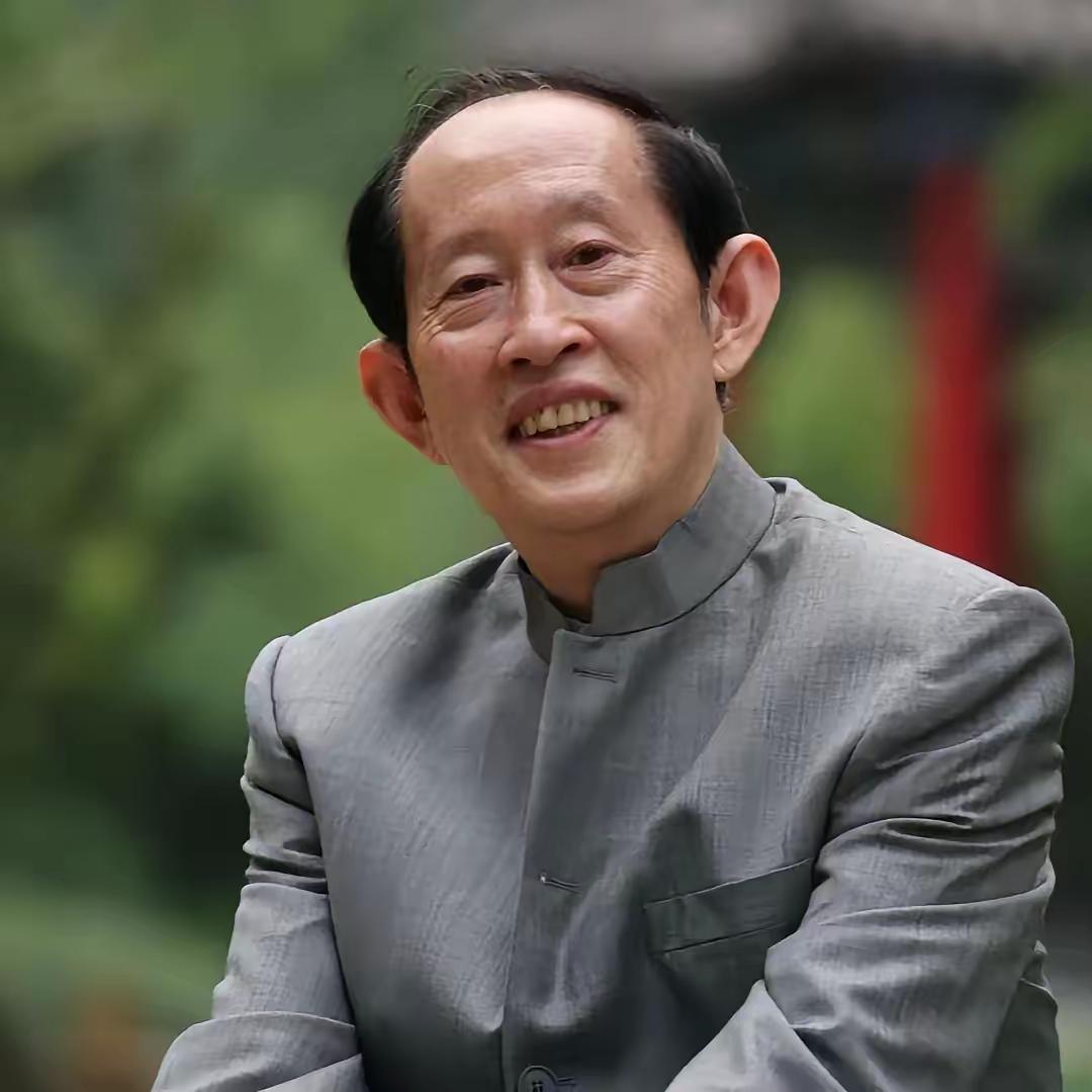 《百家讲坛》王立群教授说：“世人慌慌张张，只不过图碎银几两，小财靠勤，中财靠智，