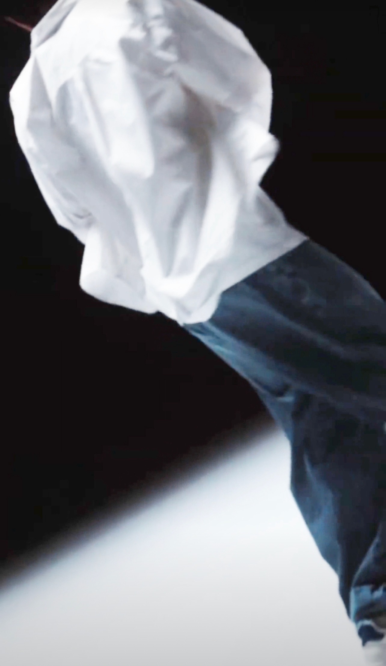 GAP镜头下的成毅，完全是爱豆🤩是不是拍摄时，成毅接到的是“爱豆”这个角色！跳