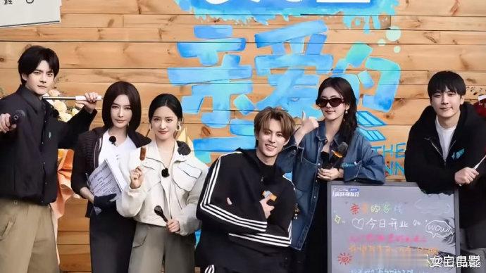 亲爱的客栈中期战报亲爱的客栈收视创新高亲爱的客栈 30次全平台TOP1，热度拉满