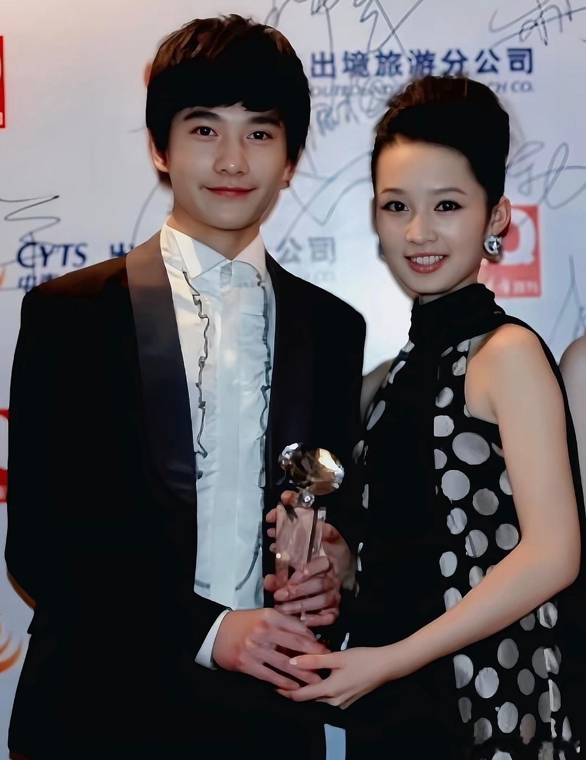 杨洋李沁曾是彼此初恋都过去多久了，改造再拿出来说，sjb吧，啥都能说，关注两位艺