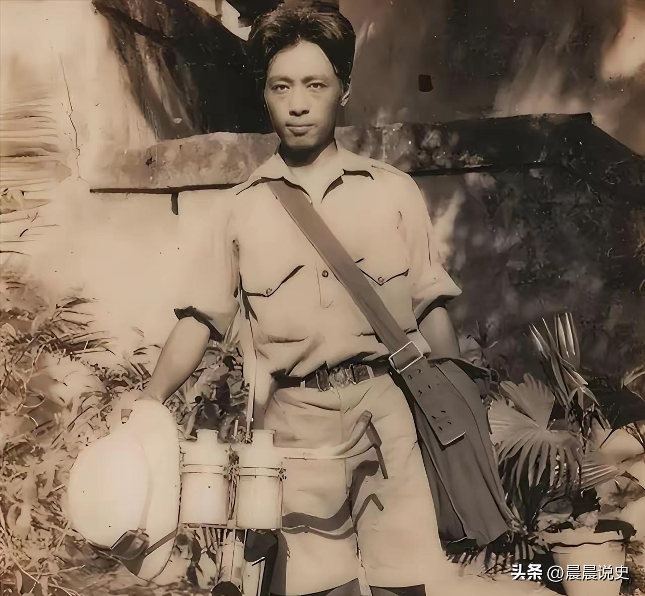 1933年，希特勒亲自接见了一位推着破旧自行车的中国青年，并在他的纪念册上郑重签