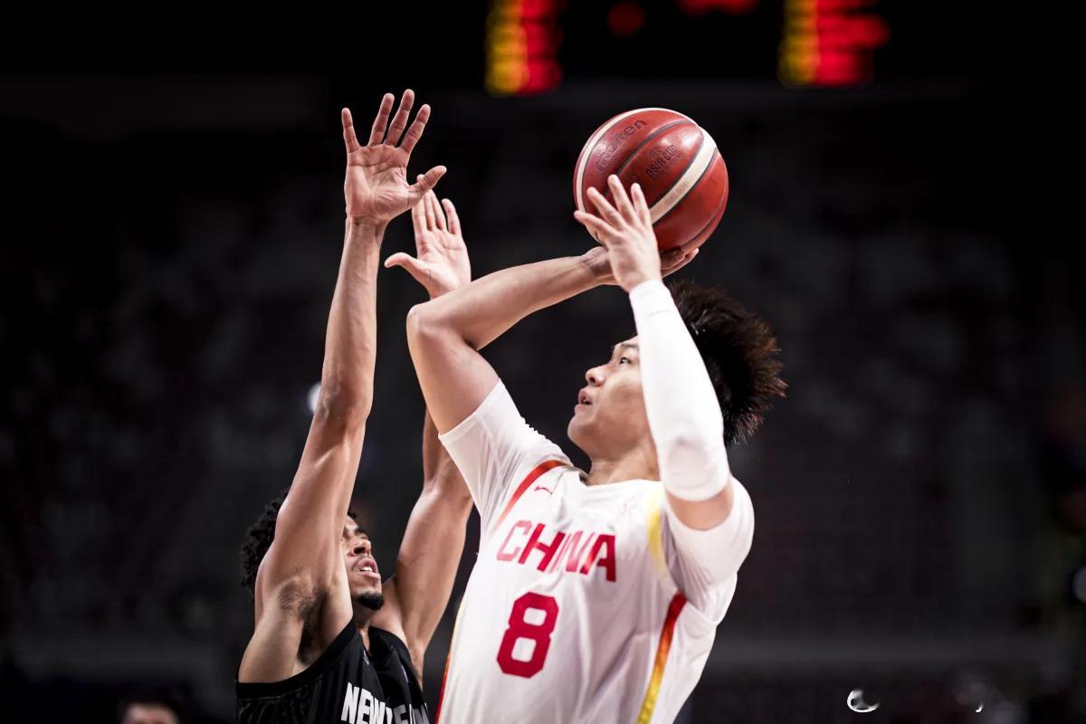 保持住！新西兰比较慢热，拿住优势。中国男篮vs新西兰男篮 ​​​