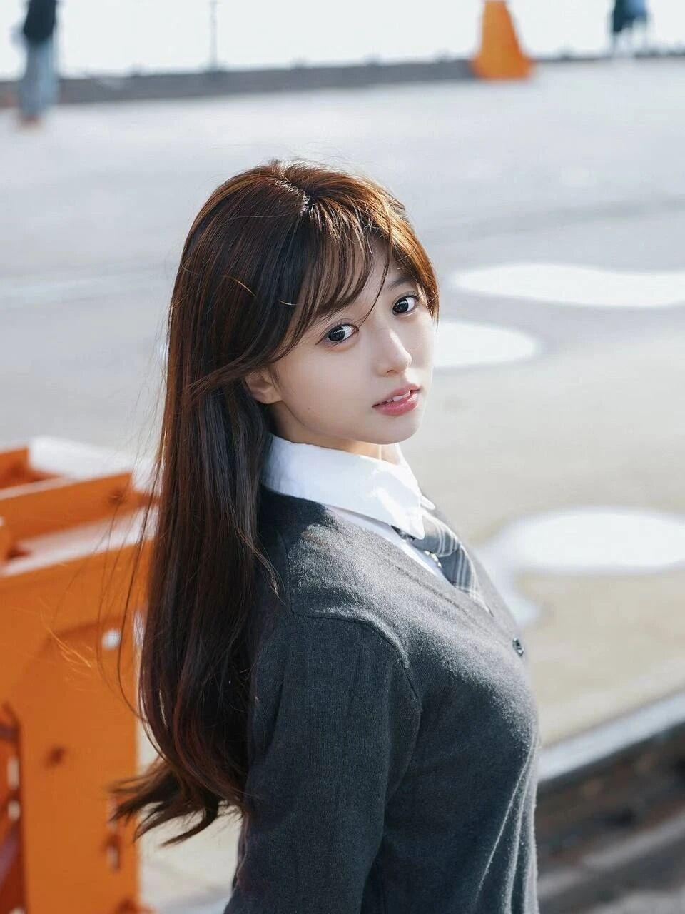 甜美少女风，校园女神穿搭，清新自然，元气满满！