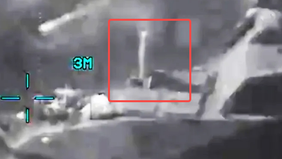 伊朗苏莱曼尼级双体导弹舰被打时，还有一发猎人3G舰空导弹从垂发发射 