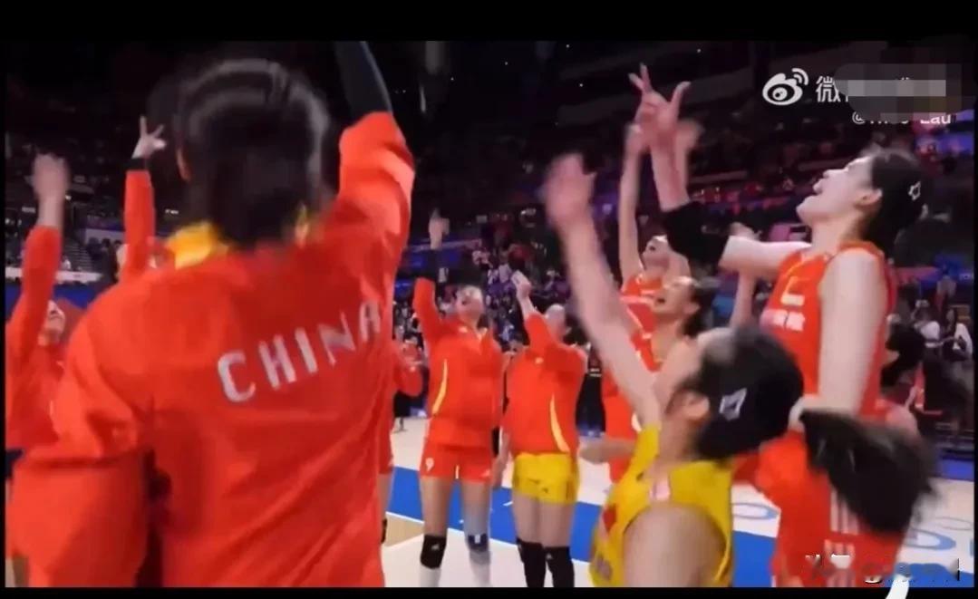 祝贺中国女排！中国队3-0战胜德国女排的同时，也收到了国际排联的，中国女排获得参