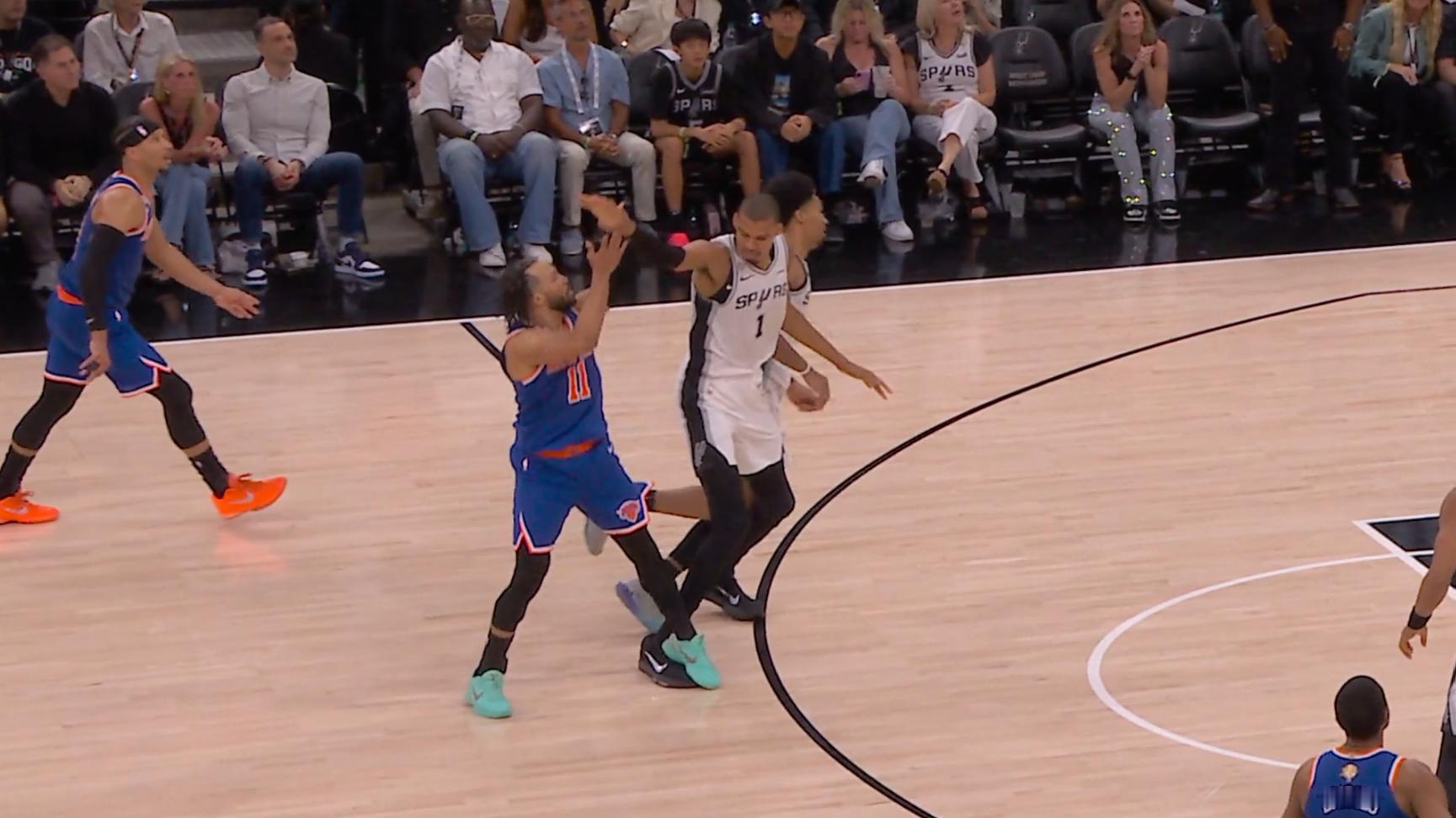 NBA 季后赛总决赛马刺对阵尼克斯BO7第五场，最后尼克斯客场以94:90获胜！