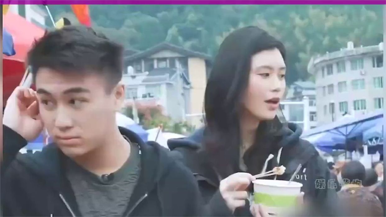 何猷君有种演不出的呆萌，被奚梦瑶带出来见世面，主打听话不犟嘴